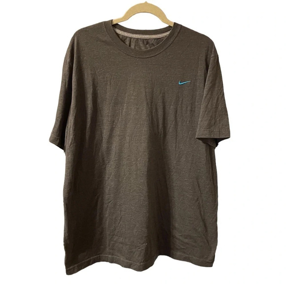 NWOT NIKE MENS REGULAR FIT COTTON TEE - Picture 1 of 2
